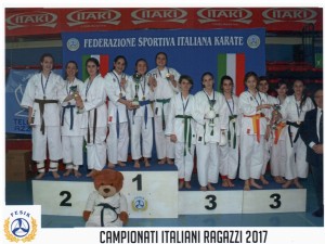 viola-larissa-flavia-2°class.kumite.campionato italiano